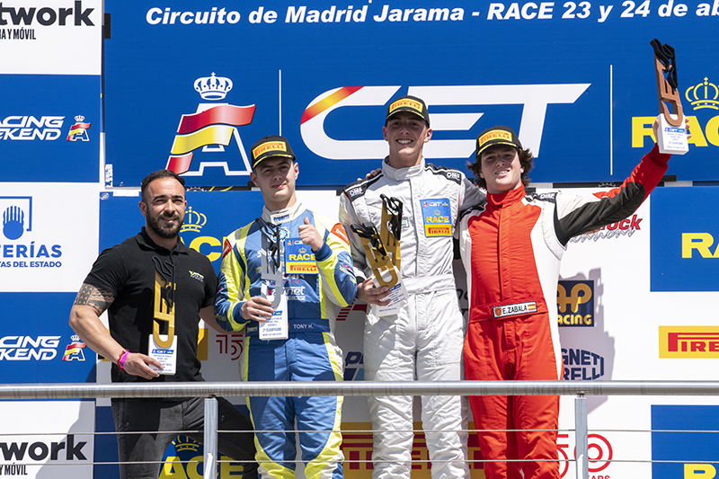 Fin de semana agridulce para Erik Zabala en el inicio del Campeonato de España de Turismos